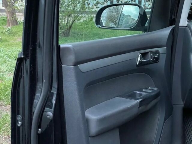 Фольксваген Туран 2005 в Николаеве на Automoto.ua Черный Фольксваген Туран, объемом двигателя 2 л и пробегом 280 тыс. км за 6400 $, фото 11 на Automoto.ua