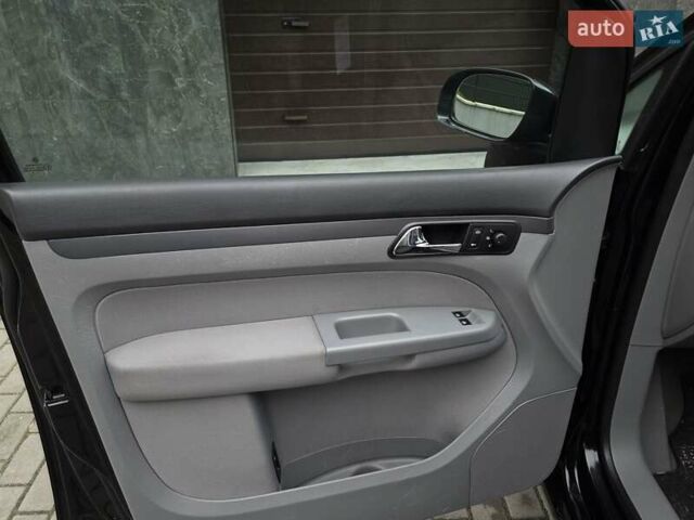 Черный Фольксваген Туран, объемом двигателя 1.6 л и пробегом 219 тыс. км за 5399 $, фото 19 на Automoto.ua