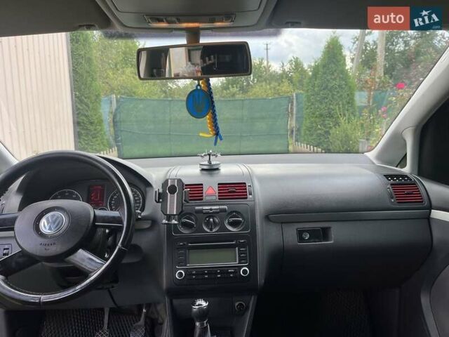 Чорний Фольксваген Туран, об'ємом двигуна 1.6 л та пробігом 216 тис. км за 6500 $, фото 18 на Automoto.ua