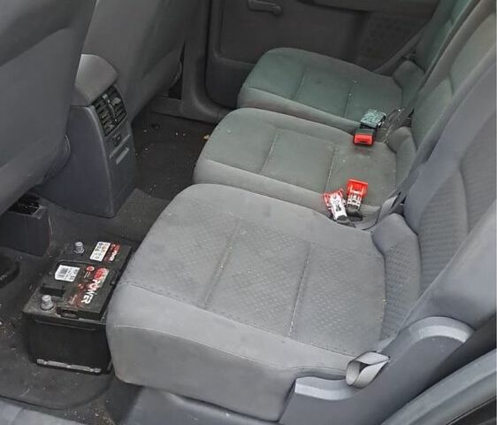 Черный Фольксваген Туран, объемом двигателя 1.6 л и пробегом 205 тыс. км за 5650 $, фото 8 на Automoto.ua