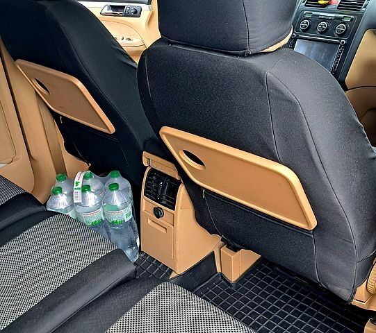 Черный Фольксваген Туран, объемом двигателя 1.9 л и пробегом 385 тыс. км за 5800 $, фото 6 на Automoto.ua