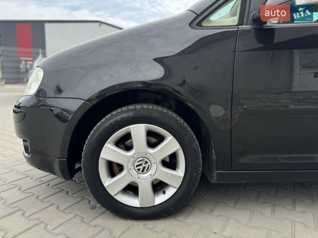 Черный Фольксваген Туран, объемом двигателя 1.98 л и пробегом 188 тыс. км за 4600 $, фото 7 на Automoto.ua