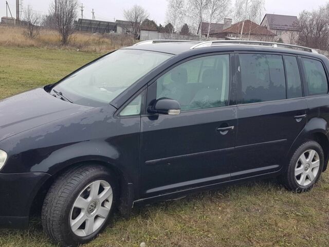 Черный Фольксваген Туран, объемом двигателя 2 л и пробегом 224 тыс. км за 4500 $, фото 9 на Automoto.ua