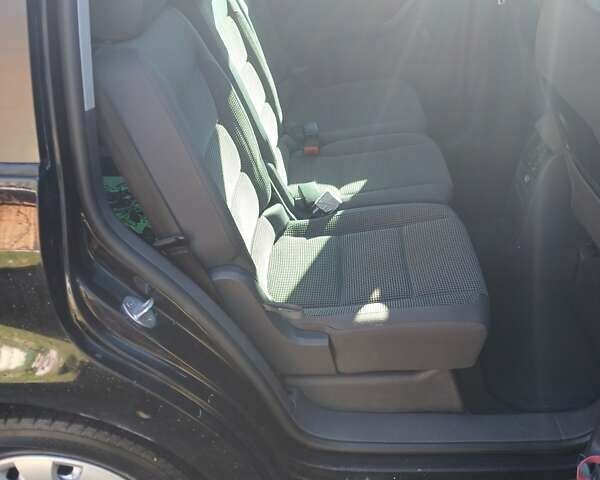 Фольксваген Туран 2005 в Долине на Automoto.ua Черный Фольксваген Туран, объемом двигателя 1.9 л и пробегом 419 тыс. км за 4700 $, фото 4 на Automoto.ua