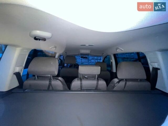 Фольксваген Туран 2005 в Николаеве на Automoto.ua Черный Фольксваген Туран, объемом двигателя 2 л и пробегом 280 тыс. км за 6400 $, фото 14 на Automoto.ua