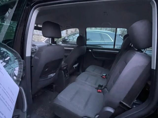 Фольксваген Туран 2005 в Николаеве на Automoto.ua Черный Фольксваген Туран, объемом двигателя 2 л и пробегом 280 тыс. км за 6400 $, фото 13 на Automoto.ua