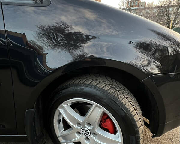 Черный Фольксваген Туран, объемом двигателя 1.6 л и пробегом 229 тыс. км за 6450 $, фото 23 на Automoto.ua