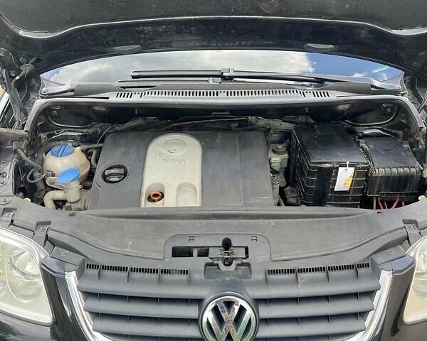 Чорний Фольксваген Туран, об'ємом двигуна 1.6 л та пробігом 216 тис. км за 6500 $, фото 4 на Automoto.ua