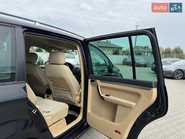 Черный Фольксваген Туран, объемом двигателя 1.98 л и пробегом 188 тыс. км за 4600 $, фото 28 на Automoto.ua