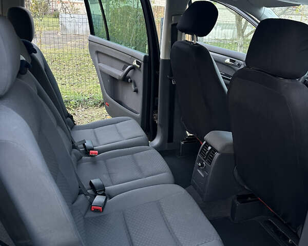 Чорний Фольксваген Туран, об'ємом двигуна 1.6 л та пробігом 295 тис. км за 5700 $, фото 8 на Automoto.ua