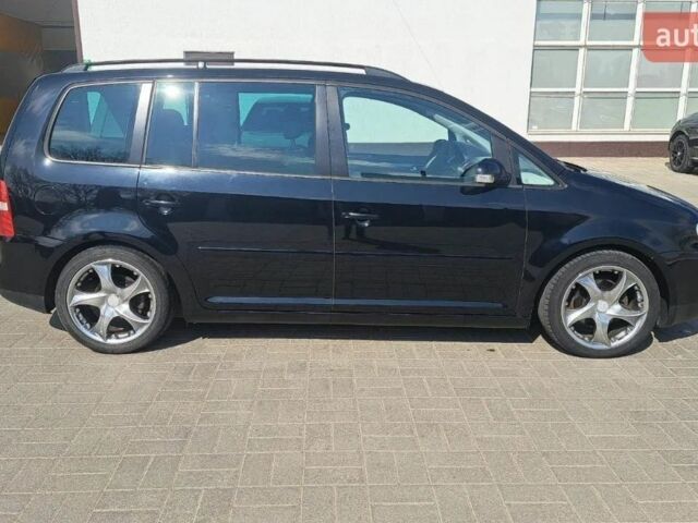 Фольксваген Туран 2005 в Николаеве на Automoto.ua Черный Фольксваген Туран, объемом двигателя 2 л и пробегом 280 тыс. км за 6400 $, фото 2 на Automoto.ua