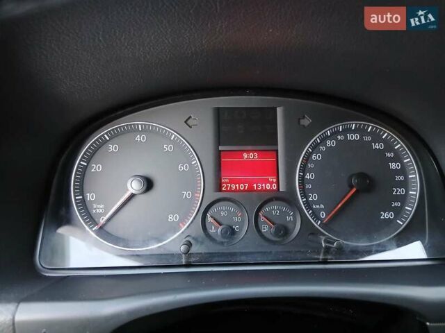 Чорний Фольксваген Туран, об'ємом двигуна 1.6 л та пробігом 279 тис. км за 4400 $, фото 13 на Automoto.ua