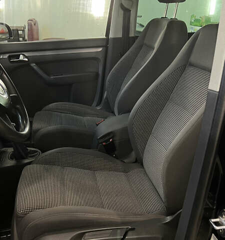 Черный Фольксваген Туран, объемом двигателя 1.9 л и пробегом 419 тыс. км за 5900 $, фото 19 на Automoto.ua