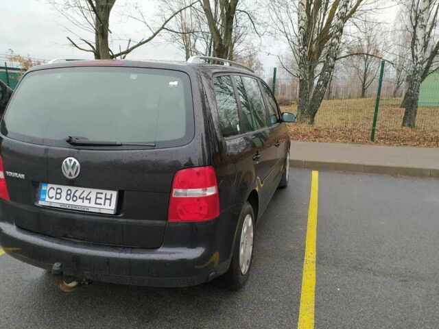 Черный Фольксваген Туран, объемом двигателя 1.6 л и пробегом 320 тыс. км за 5400 $, фото 5 на Automoto.ua