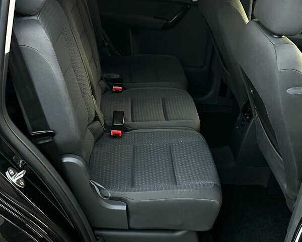 Черный Фольксваген Туран, объемом двигателя 1.6 л и пробегом 229 тыс. км за 6450 $, фото 31 на Automoto.ua