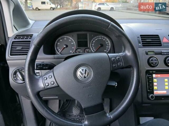 Чорний Фольксваген Туран, об'ємом двигуна 1.6 л та пробігом 279 тис. км за 4400 $, фото 17 на Automoto.ua