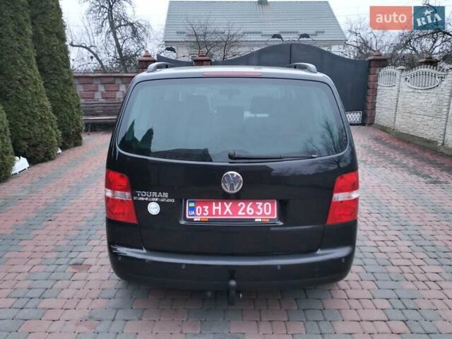 Черный Фольксваген Туран, объемом двигателя 1.6 л и пробегом 206 тыс. км за 5800 $, фото 15 на Automoto.ua