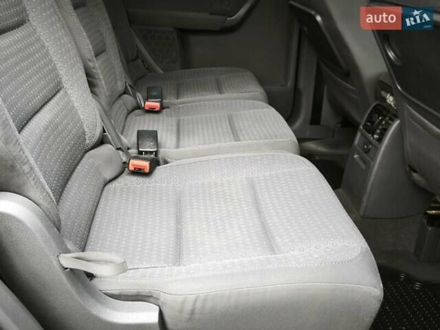 Черный Фольксваген Туран, объемом двигателя 2 л и пробегом 321 тыс. км за 5500 $, фото 28 на Automoto.ua