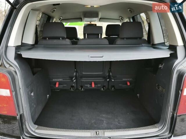 Черный Фольксваген Туран, объемом двигателя 2 л и пробегом 321 тыс. км за 5500 $, фото 33 на Automoto.ua