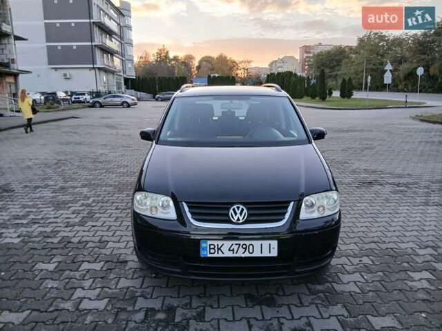 Чорний Фольксваген Туран, об'ємом двигуна 1.6 л та пробігом 279 тис. км за 4400 $, фото 2 на Automoto.ua