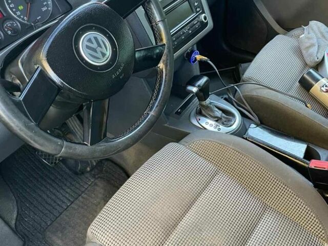 Чорний Фольксваген Туран, об'ємом двигуна 2 л та пробігом 1 тис. км за 3200 $, фото 8 на Automoto.ua