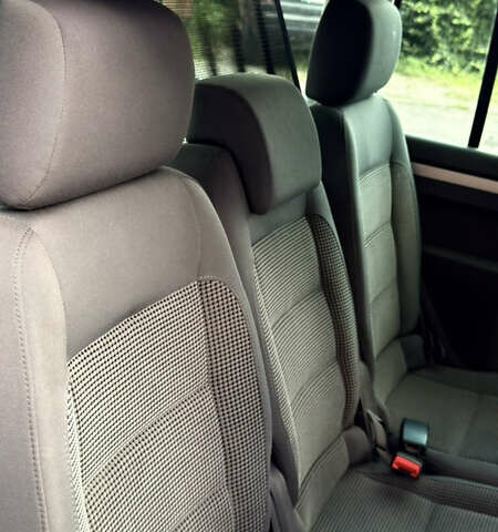 Черный Фольксваген Туран, объемом двигателя 1.6 л и пробегом 190 тыс. км за 6999 $, фото 41 на Automoto.ua