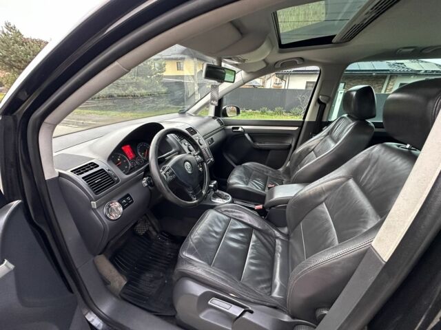 Черный Фольксваген Туран, объемом двигателя 2 л и пробегом 111 тыс. км за 4000 $, фото 12 на Automoto.ua