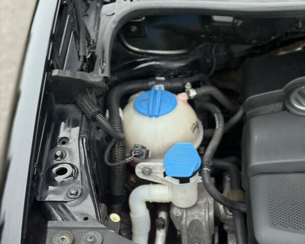 Чорний Фольксваген Туран, об'ємом двигуна 1.6 л та пробігом 220 тис. км за 6200 $, фото 28 на Automoto.ua