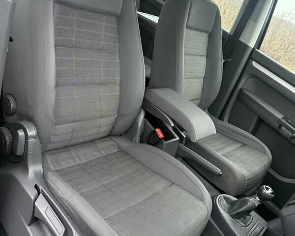 Чорний Фольксваген Туран, об'ємом двигуна 1.6 л та пробігом 220 тис. км за 6200 $, фото 20 на Automoto.ua