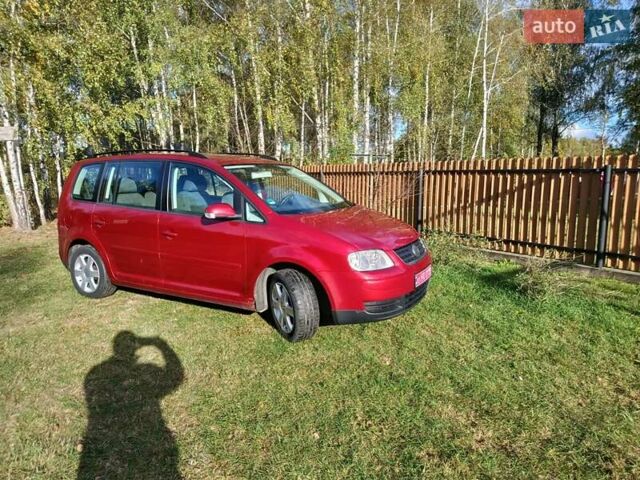 Черный Фольксваген Туран, объемом двигателя 1.6 л и пробегом 261 тыс. км за 4999 $, фото 7 на Automoto.ua