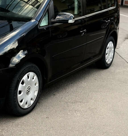 Черный Фольксваген Туран, объемом двигателя 1.6 л и пробегом 190 тыс. км за 6999 $, фото 53 на Automoto.ua