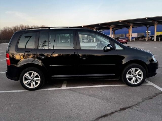 Чорний Фольксваген Туран, об'ємом двигуна 0 л та пробігом 212 тис. км за 6300 $, фото 3 на Automoto.ua