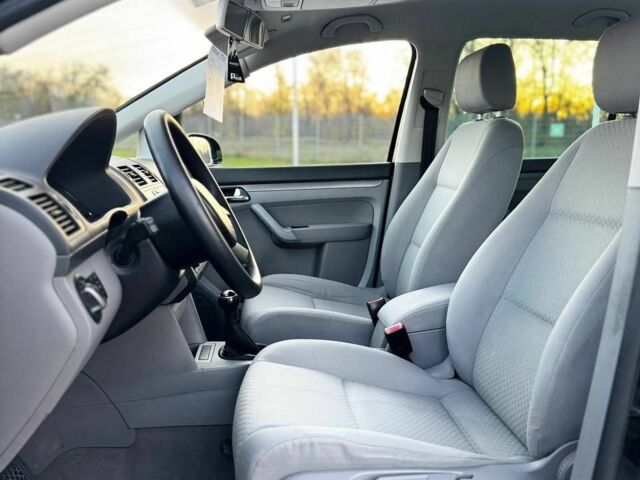 Чорний Фольксваген Туран, об'ємом двигуна 0 л та пробігом 212 тис. км за 6300 $, фото 6 на Automoto.ua