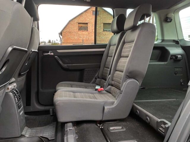 Черный Фольксваген Туран, объемом двигателя 1.6 л и пробегом 289 тыс. км за 5800 $, фото 13 на Automoto.ua