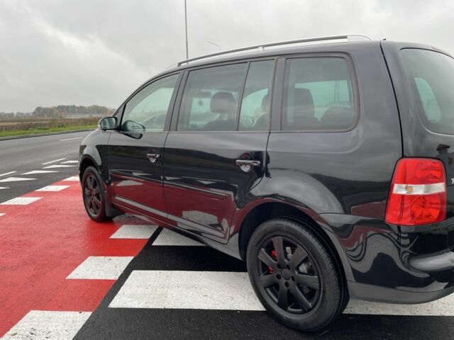 Чорний Фольксваген Туран, об'ємом двигуна 2 л та пробігом 339 тис. км за 6000 $, фото 8 на Automoto.ua