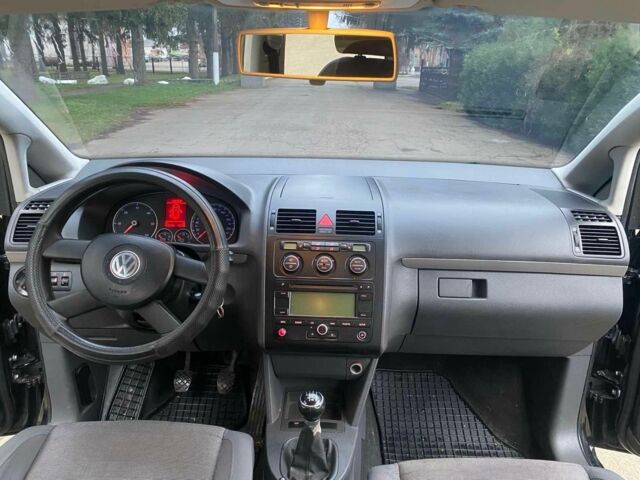 Чорний Фольксваген Туран, об'ємом двигуна 1.9 л та пробігом 290 тис. км за 6500 $, фото 11 на Automoto.ua