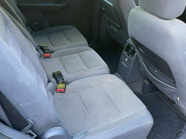 Чорний Фольксваген Туран, об'ємом двигуна 2 л та пробігом 1 тис. км за 3200 $, фото 3 на Automoto.ua