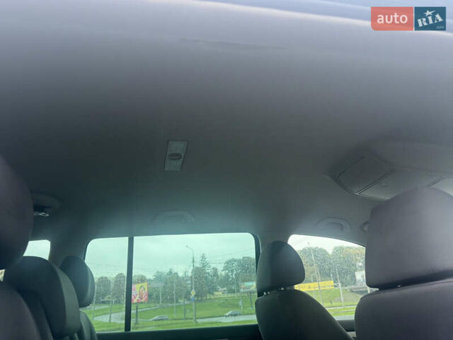 Черный Фольксваген Туран, объемом двигателя 1.9 л и пробегом 246 тыс. км за 7800 $, фото 17 на Automoto.ua