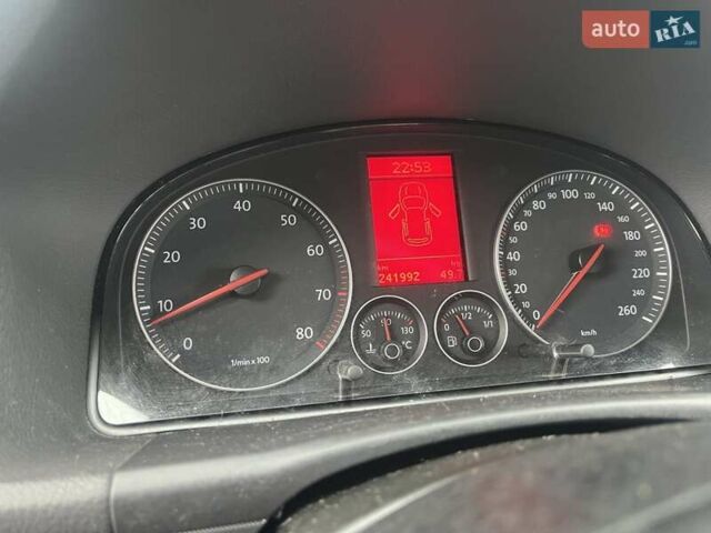 Чорний Фольксваген Туран, об'ємом двигуна 1.6 л та пробігом 205 тис. км за 6500 $, фото 9 на Automoto.ua