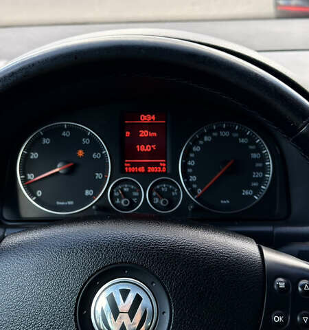 Черный Фольксваген Туран, объемом двигателя 1.6 л и пробегом 190 тыс. км за 6999 $, фото 83 на Automoto.ua