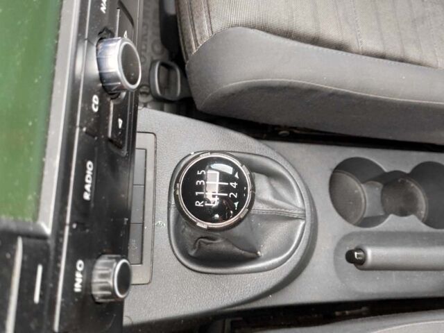 Черный Фольксваген Туран, объемом двигателя 1.6 л и пробегом 289 тыс. км за 5800 $, фото 22 на Automoto.ua