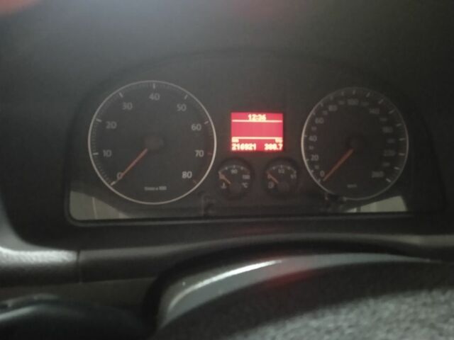 Черный Фольксваген Туран, объемом двигателя 1.4 л и пробегом 218 тыс. км за 6500 $, фото 9 на Automoto.ua