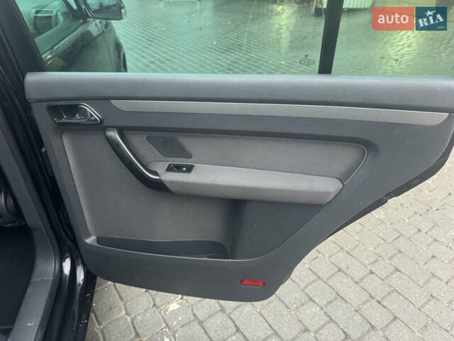 Черный Фольксваген Туран, объемом двигателя 1.9 л и пробегом 246 тыс. км за 7800 $, фото 19 на Automoto.ua