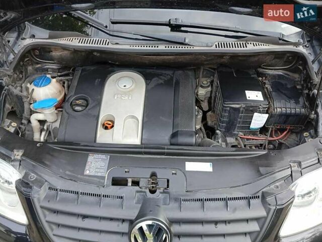 Черный Фольксваген Туран, объемом двигателя 1.6 л и пробегом 240 тыс. км за 5700 $, фото 10 на Automoto.ua