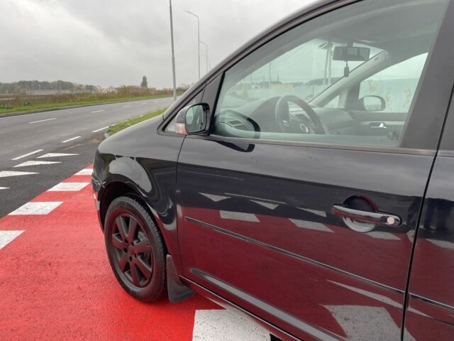 Чорний Фольксваген Туран, об'ємом двигуна 2 л та пробігом 339 тис. км за 6000 $, фото 5 на Automoto.ua