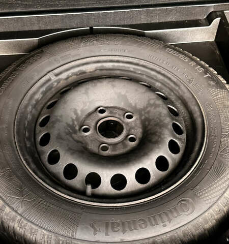 Черный Фольксваген Туран, объемом двигателя 1.6 л и пробегом 190 тыс. км за 6999 $, фото 29 на Automoto.ua