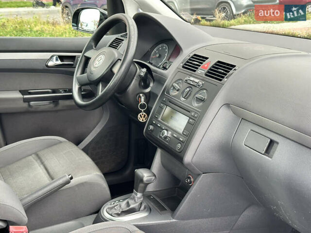 Фольксваген Туран 2006 в Виннице на Automoto.ua Черный Фольксваген Туран, объемом двигателя 1.6 л и пробегом 252 тыс. км за 7777 $, фото 61 на Automoto.ua