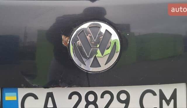 Чорний Фольксваген Туран, об'ємом двигуна 2 л та пробігом 485 тис. км за 4300 $, фото 5 на Automoto.ua