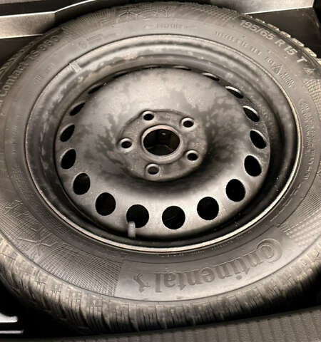 Черный Фольксваген Туран, объемом двигателя 1.6 л и пробегом 190 тыс. км за 6999 $, фото 28 на Automoto.ua