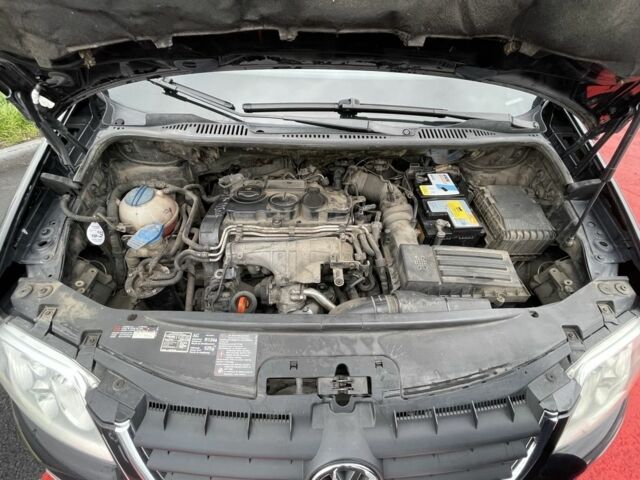 Чорний Фольксваген Туран, об'ємом двигуна 2 л та пробігом 339 тис. км за 6000 $, фото 14 на Automoto.ua